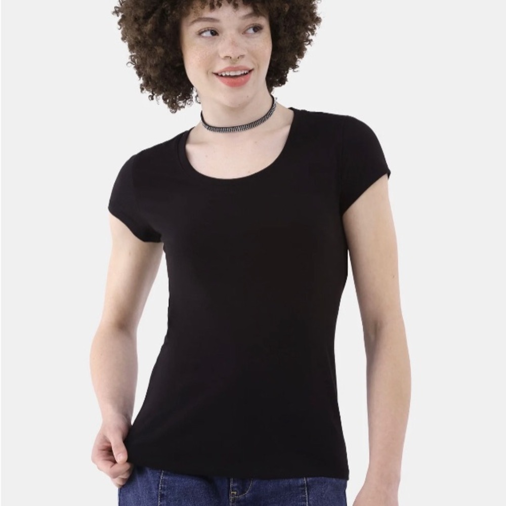 NO BOUNDARIES Womens T-Shirt Size Large Scoop Neck Black New